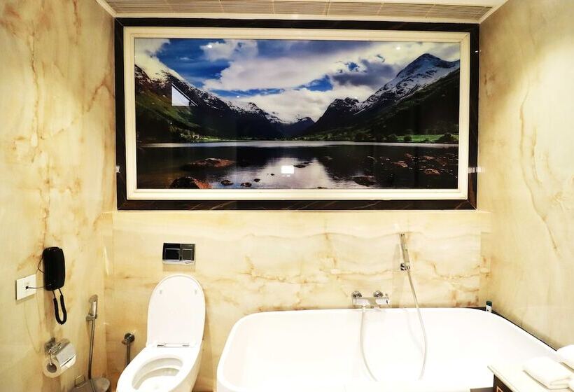 בית מלון כפרי Seven Eleven Club