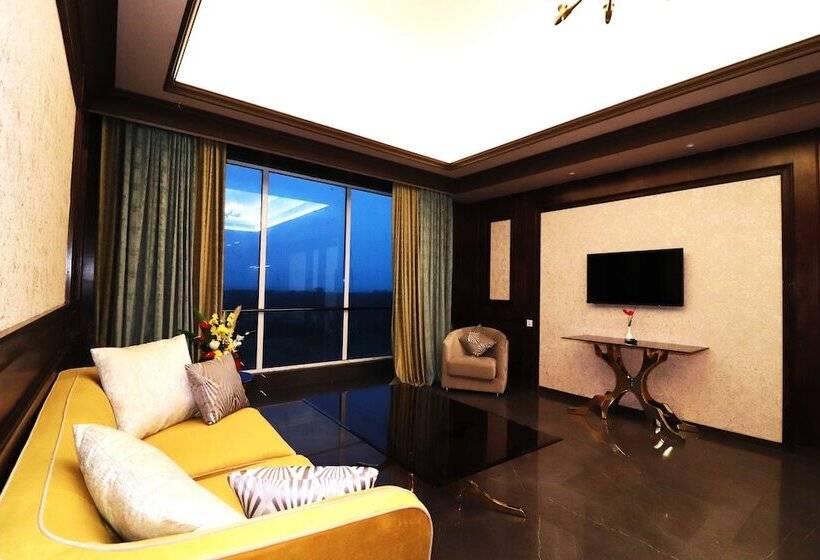 בית מלון כפרי Seven Eleven Club