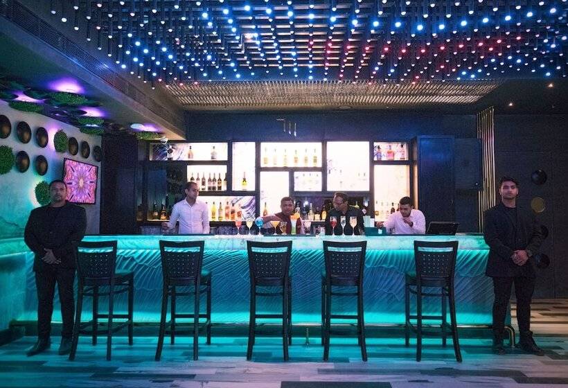 בית מלון כפרי Seven Eleven Club