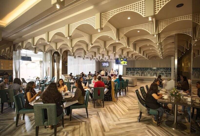 בית מלון כפרי Seven Eleven Club