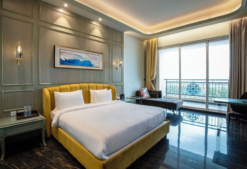 בית מלון כפרי Seven Eleven Club