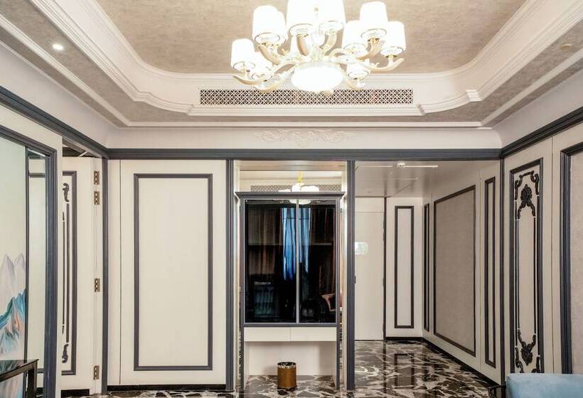 בית מלון כפרי Seven Eleven Club