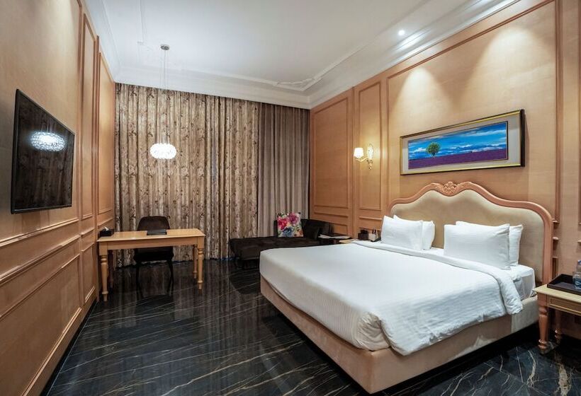 בית מלון כפרי Seven Eleven Club