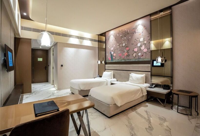 בית מלון כפרי Seven Eleven Club