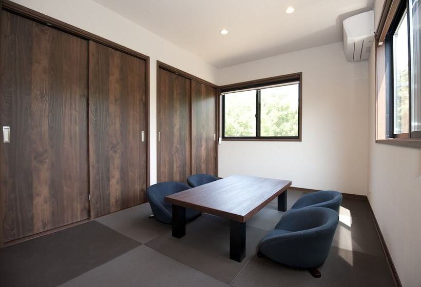 בית מלון כפרי Stardust Village Hossyo