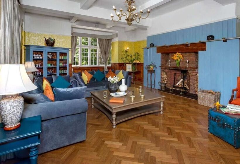 فندق Taylors Hill Boutique