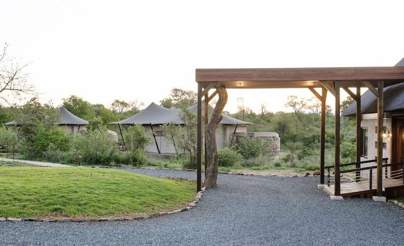 בית מלון כפרי Thabamati Luxury Tented Camp