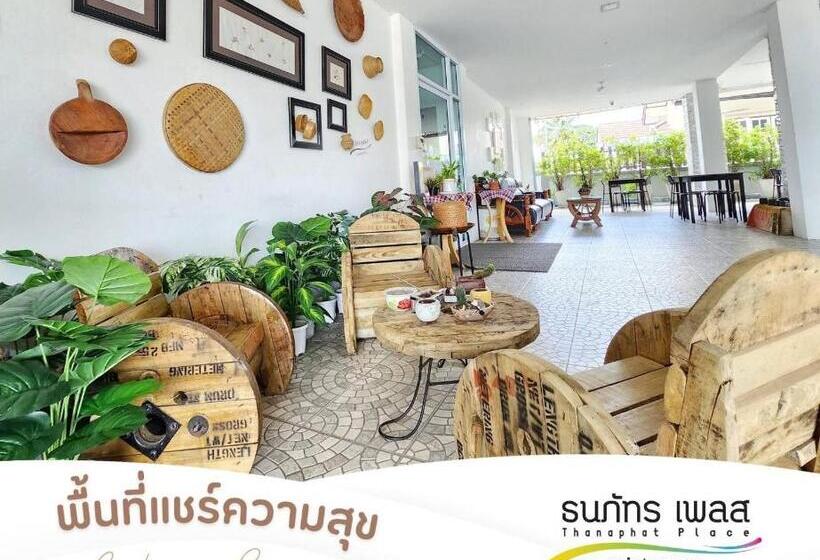 בית מלון כפרי Thanaphat Place