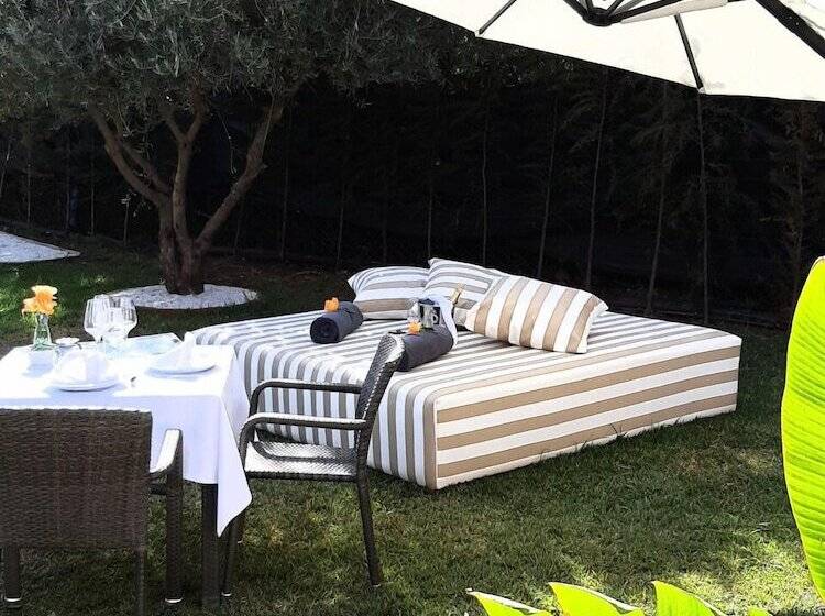 هتل The Farm Lodges And Spa