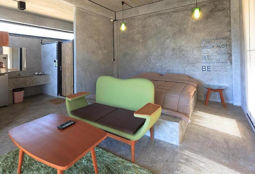 בית מלון כפרי Twelve Oclock Resort