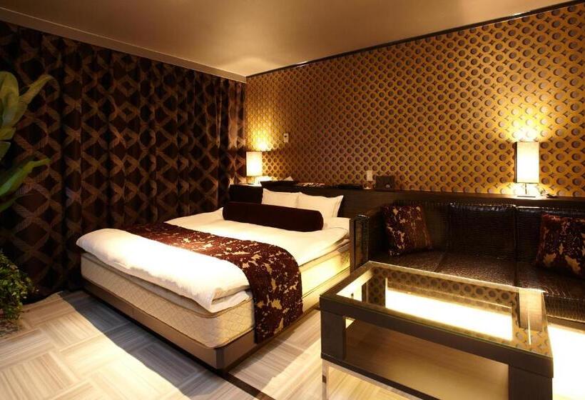 فندق Venus Kanie