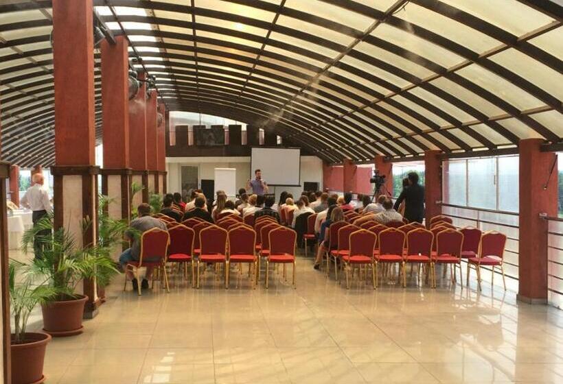 酒店 Vyshegrad Castle