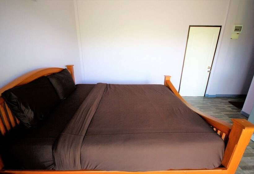 فندق Wangthong Beach Resort