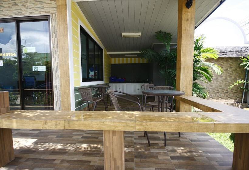 فندق Wangthong Beach Resort