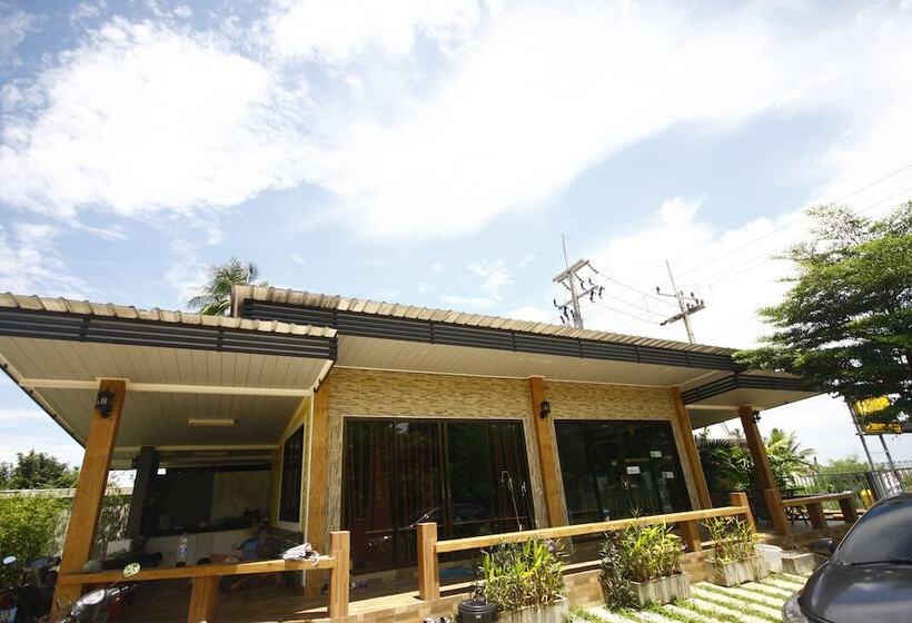 فندق Wangthong Beach Resort