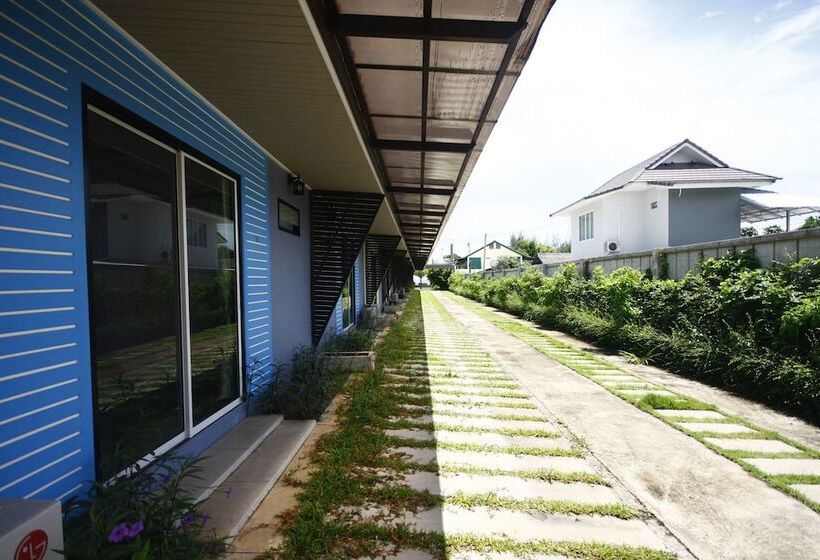 فندق Wangthong Beach Resort