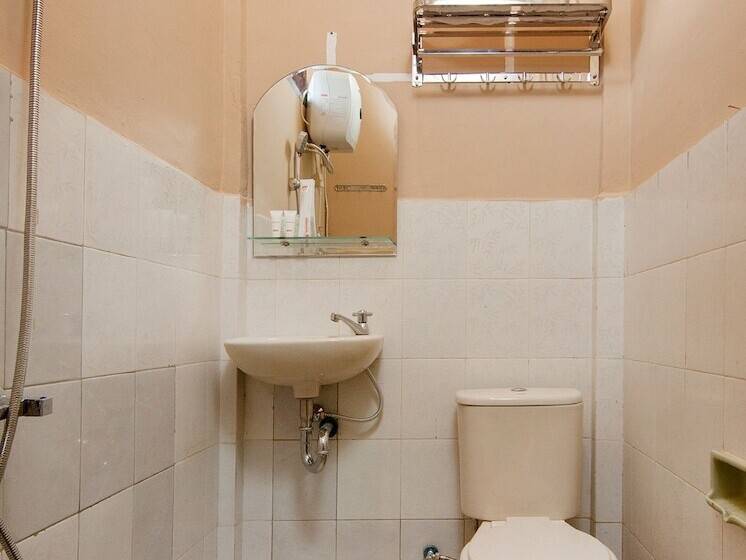 فندق Wisma Syariah By Oyo Rooms