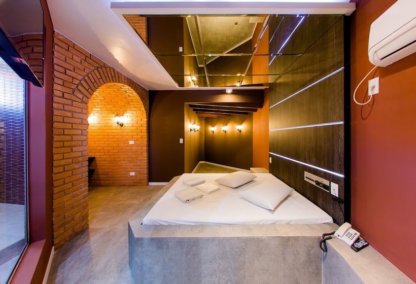 Motel Napoleon  Adults Only