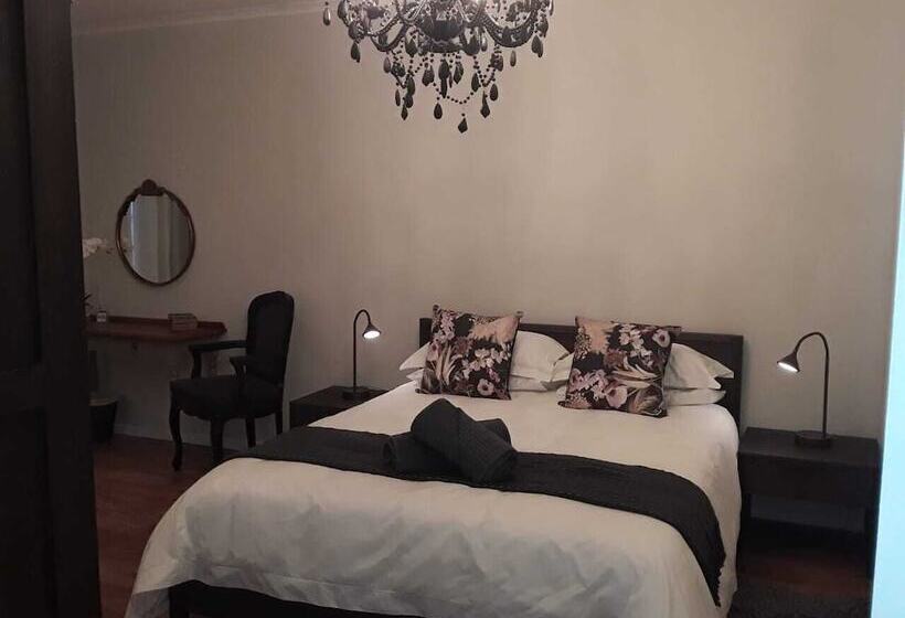 פנסיון Dellville Country House