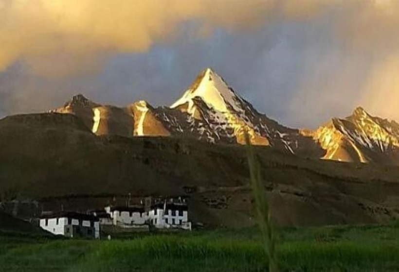 ペンション Lara Homestay Langza