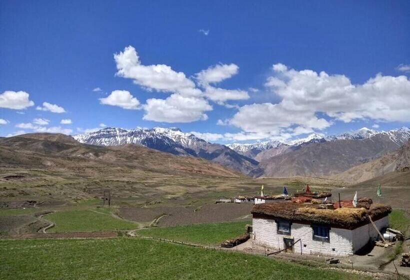 ペンション Lara Homestay Langza