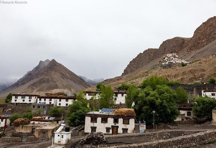 ペンション Lara Homestay Langza