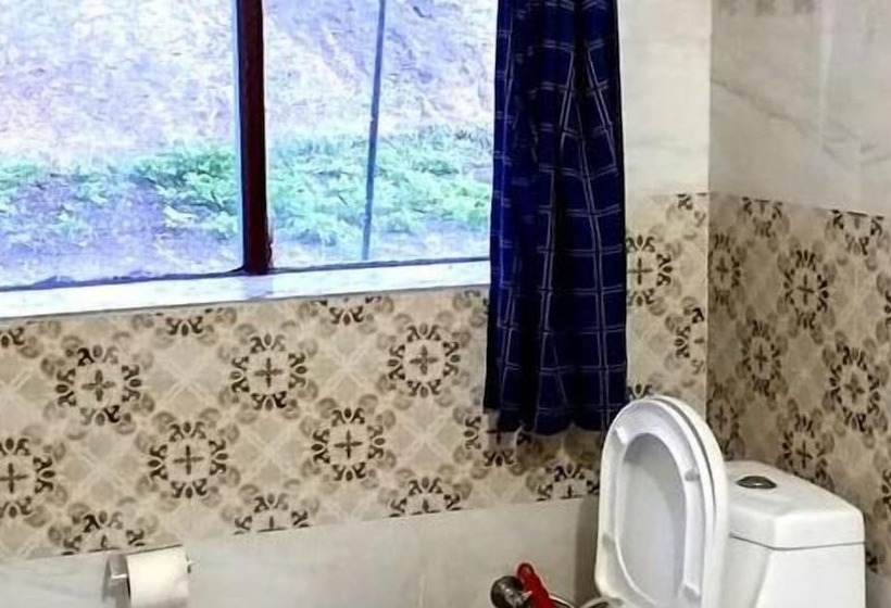 ペンション Lara Homestay Langza