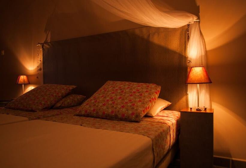 بنسيون Les Deux Chemins