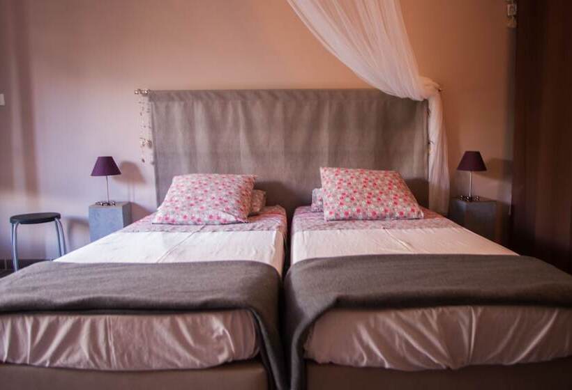 بنسيون Les Deux Chemins