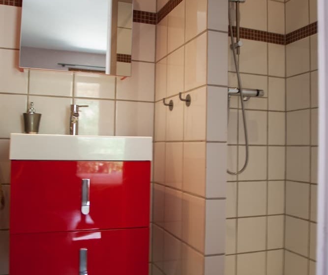 بنسيون Les Deux Chemins