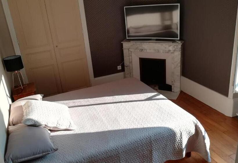 بنسيون Les Palmiers De Mauves