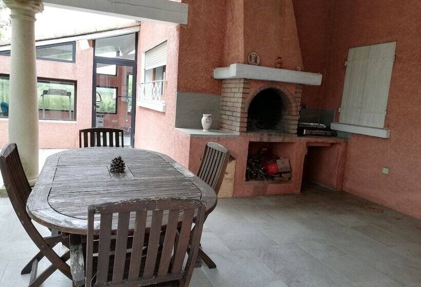 Пансион Maison D Architecte Chez Huguette