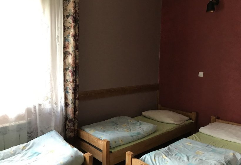 بنسيون Latarnia Wagabundy