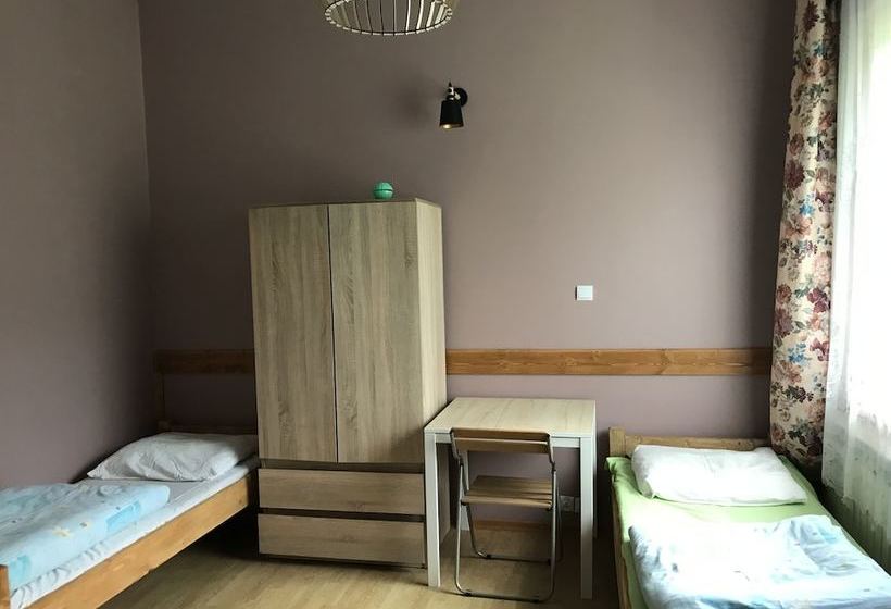 بنسيون Latarnia Wagabundy