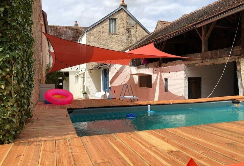 פנסיון Presque Au Chateau