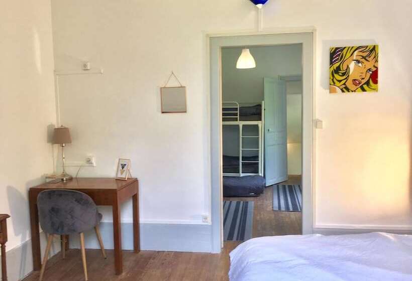 פנסיון Presque Au Chateau