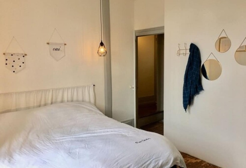 פנסיון Presque Au Chateau