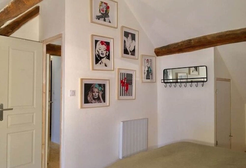 פנסיון Presque Au Chateau