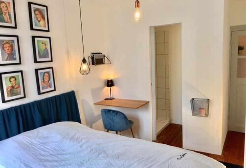 פנסיון Presque Au Chateau