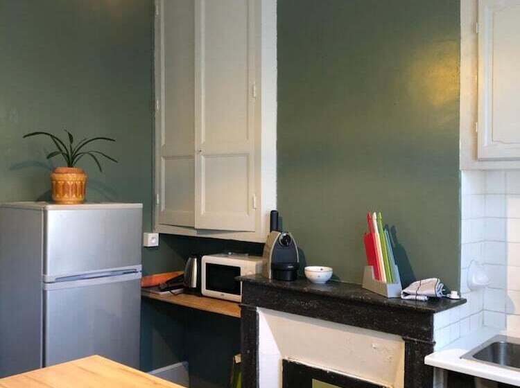 פנסיון Presque Au Chateau