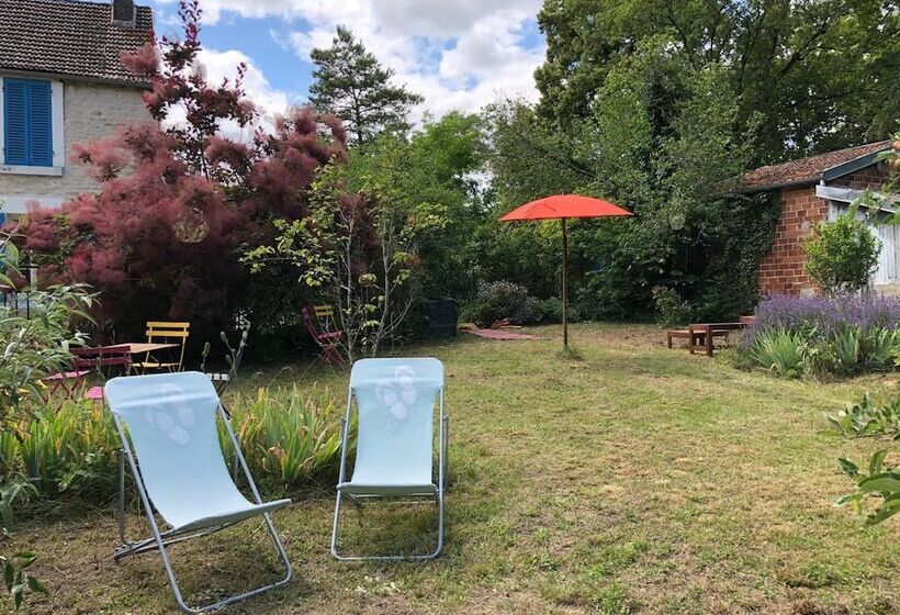 פנסיון Presque Au Chateau