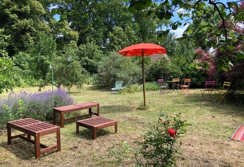 פנסיון Presque Au Chateau