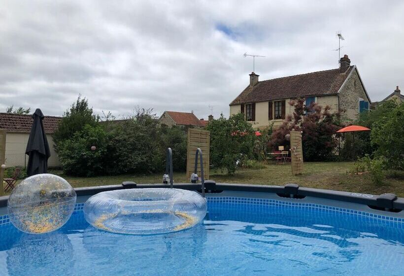 פנסיון Presque Au Chateau