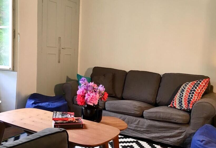 פנסיון Presque Au Chateau