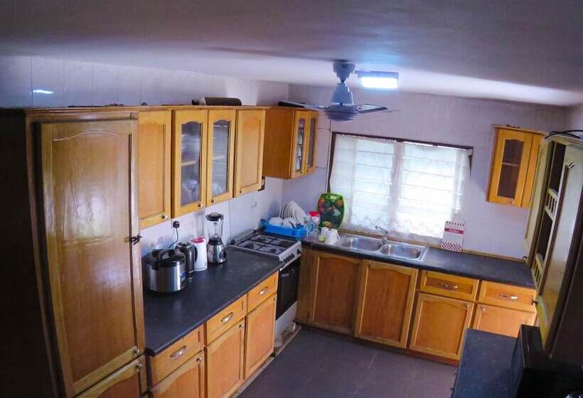 بنسيون St Mary S At Hills Guest House