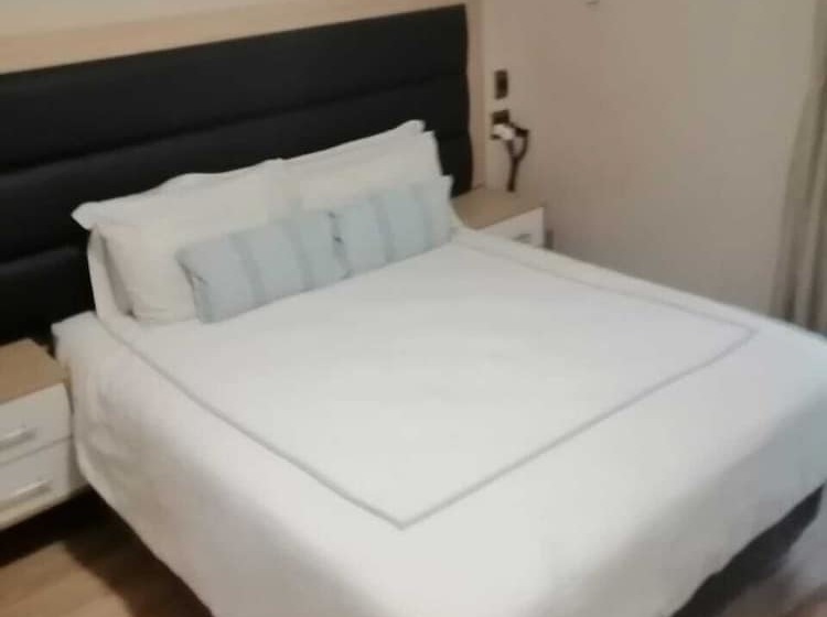 פנסיון Thames Guest House