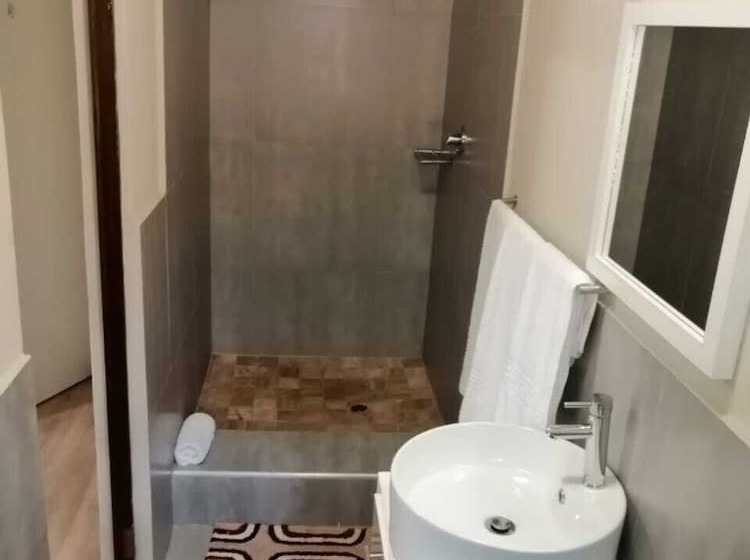 פנסיון Thames Guest House