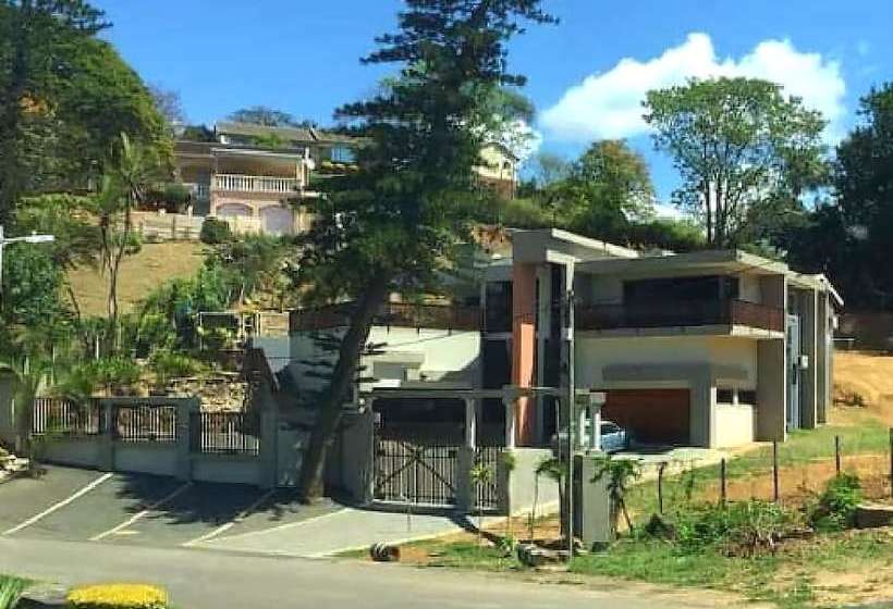 פנסיון Thames Guest House