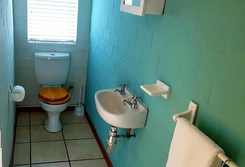 Пансион West Coast Seaside Getaway