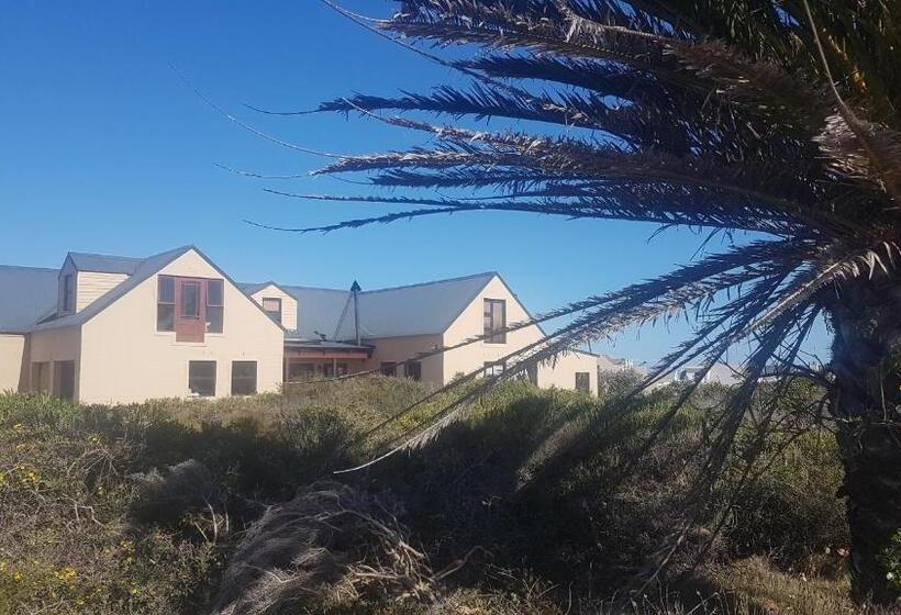 펜션 West Coast Seaside Getaway